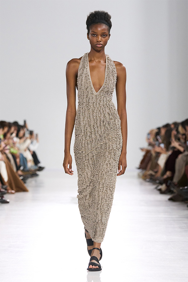 大幅値下げ中MaxMara Studio 美品2026年春夏　最新　セットアップ New Spring/Summer 2026 Runway Show: Modern Rococo - Max Mara